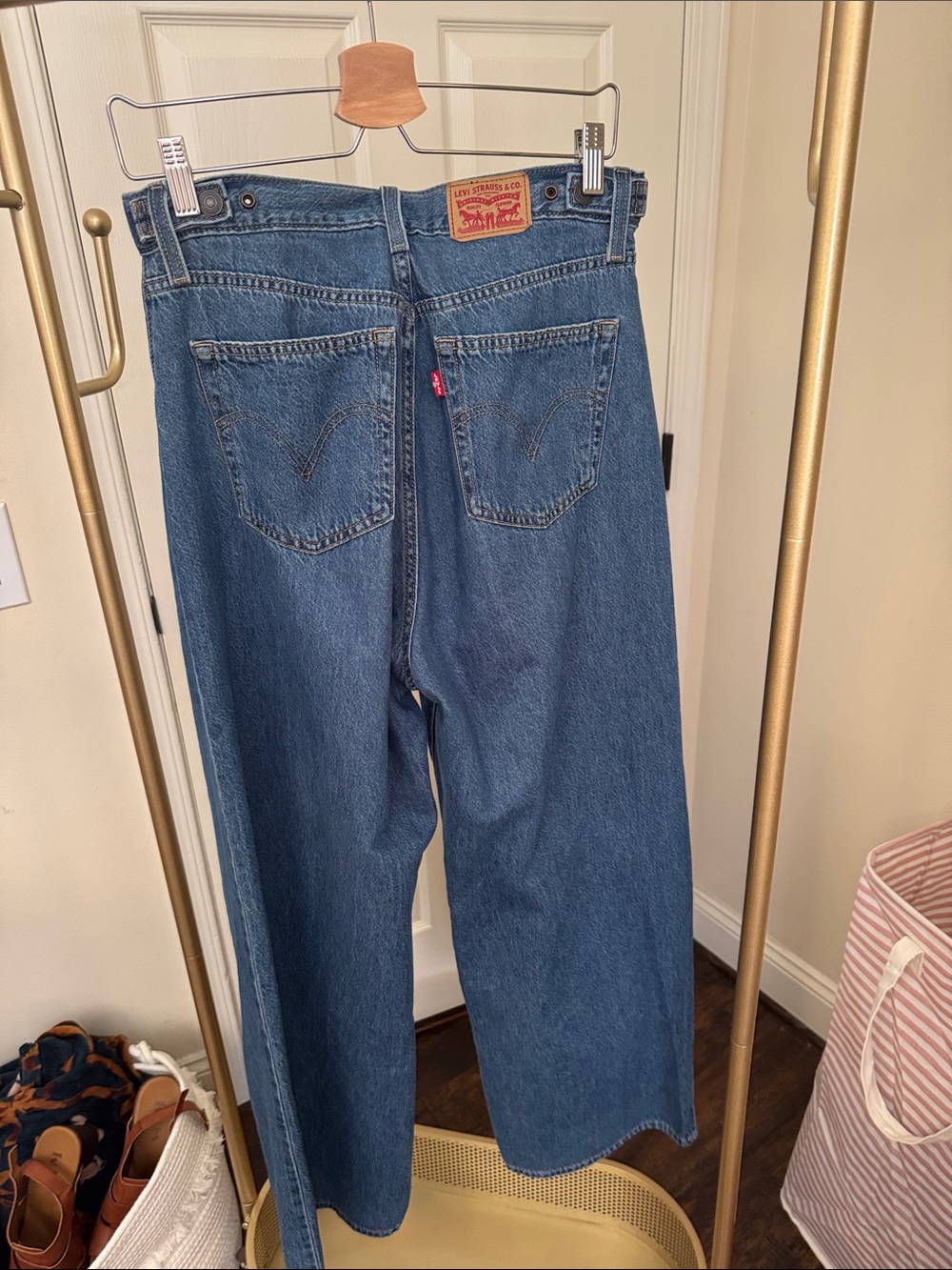 Levi's Women's Cinch Baggy Jeans - color Chasing Dreams 30w x 33L - Picture 5 of 5